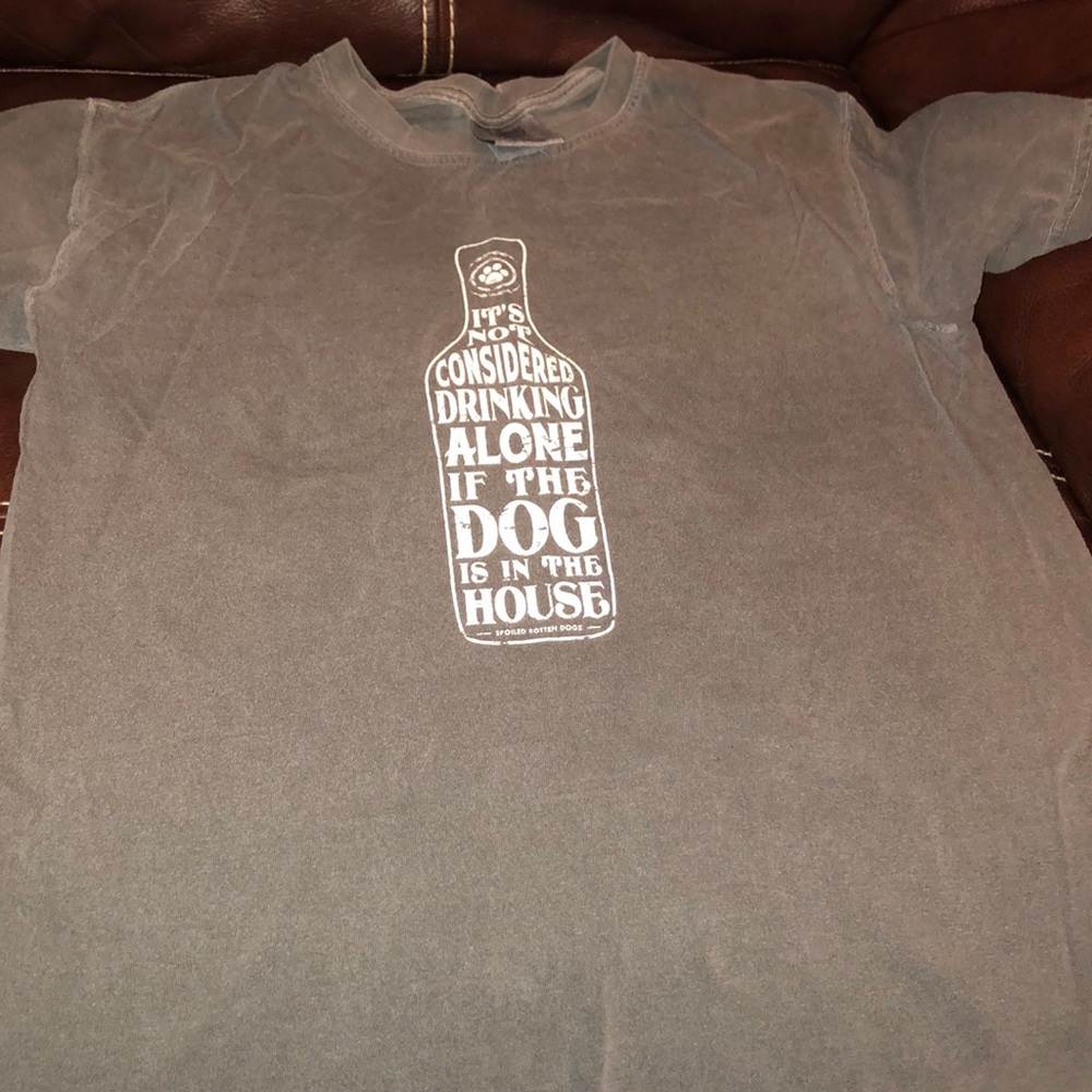 Small woman’s tee